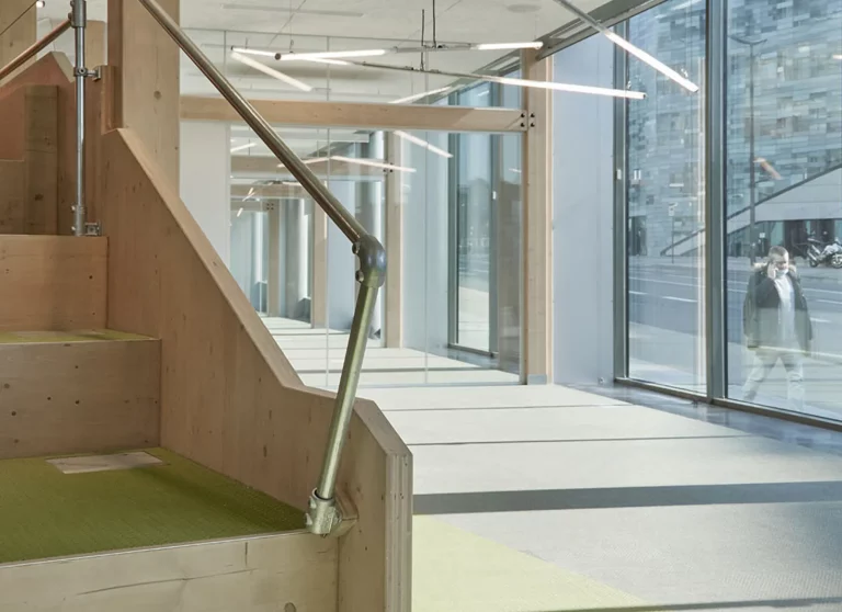 Library and Hub space in Paris XIV
