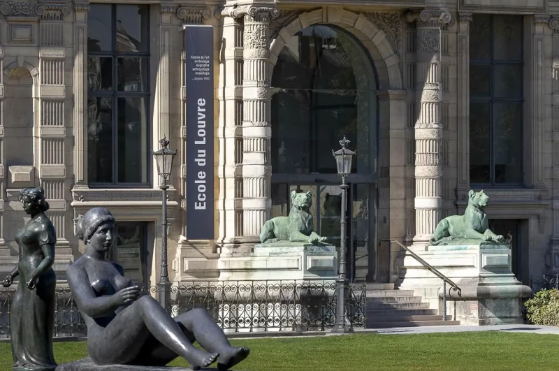 Entrée de l'école du Louvre